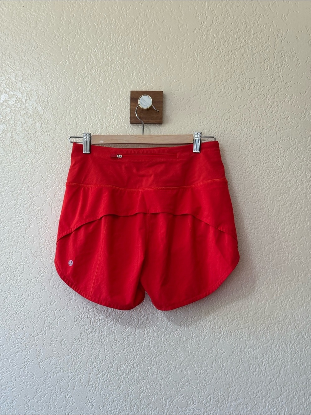 Lululemon Speed-Up High Rise Short Size 4 - Picture 2 of 8